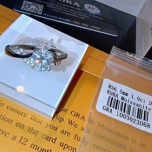 Elegant Silver Moissanite Ring Size 7.5 1 Carot Color D